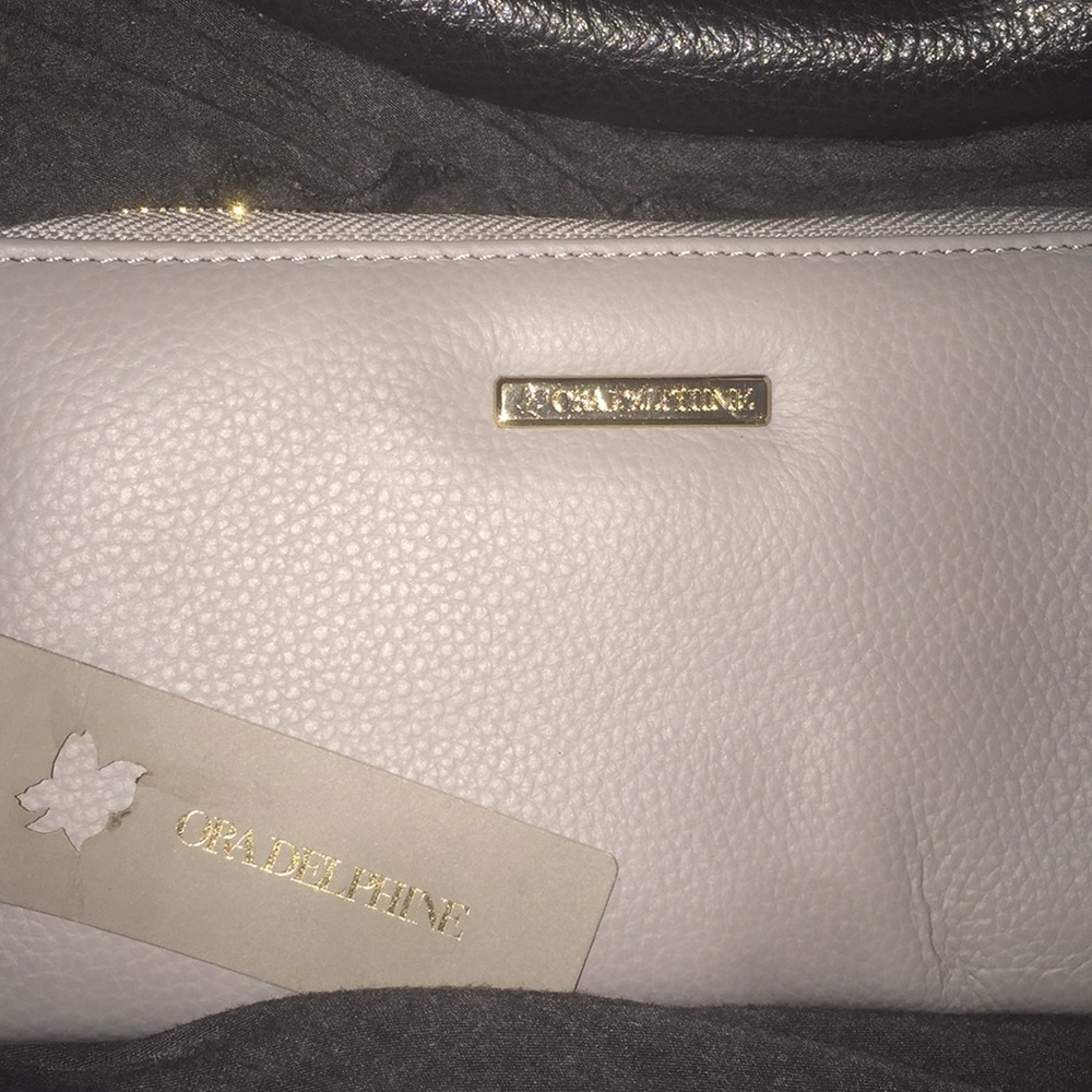 Ora Delphine wallet